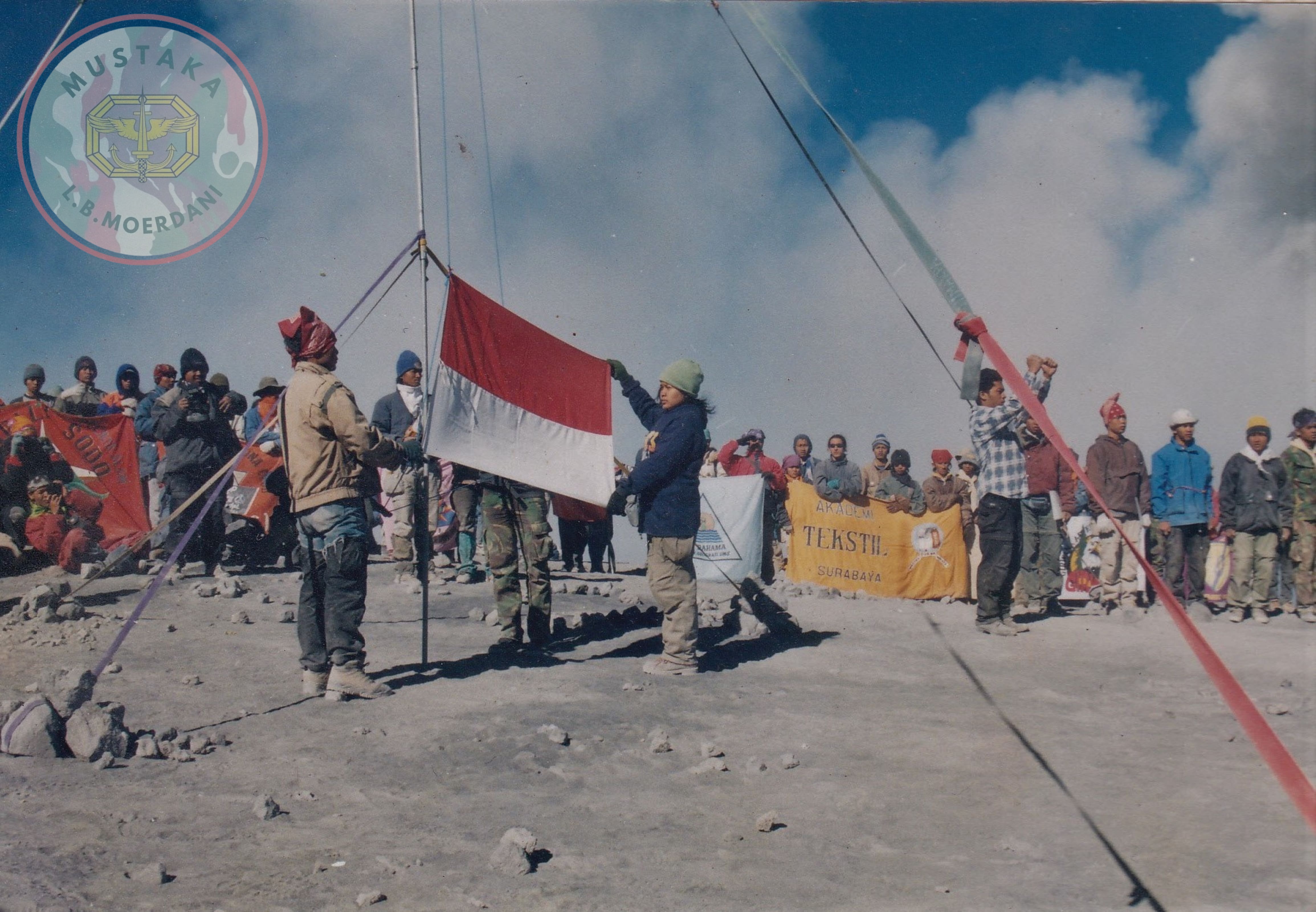 Ekspedisi Poligon '99 - Pendakian puncak Nusantara